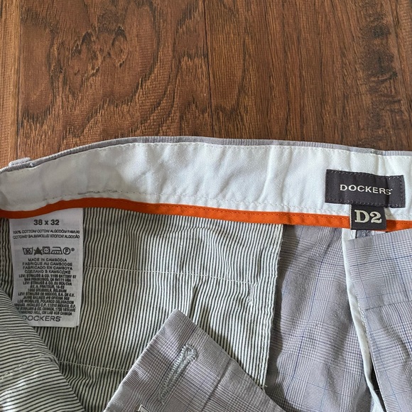 Men’s 38 grey Dockers khakis - Picture 2 of 7